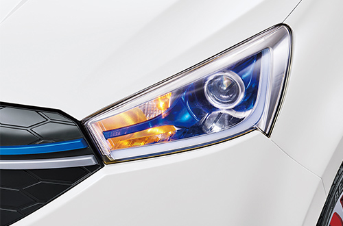 前大燈鷹眼造型，彰顯王牌氣質(zhì)