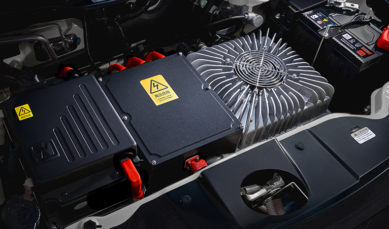 技術(shù)先進(jìn)的電控系統(tǒng)、BMS管理系統(tǒng)